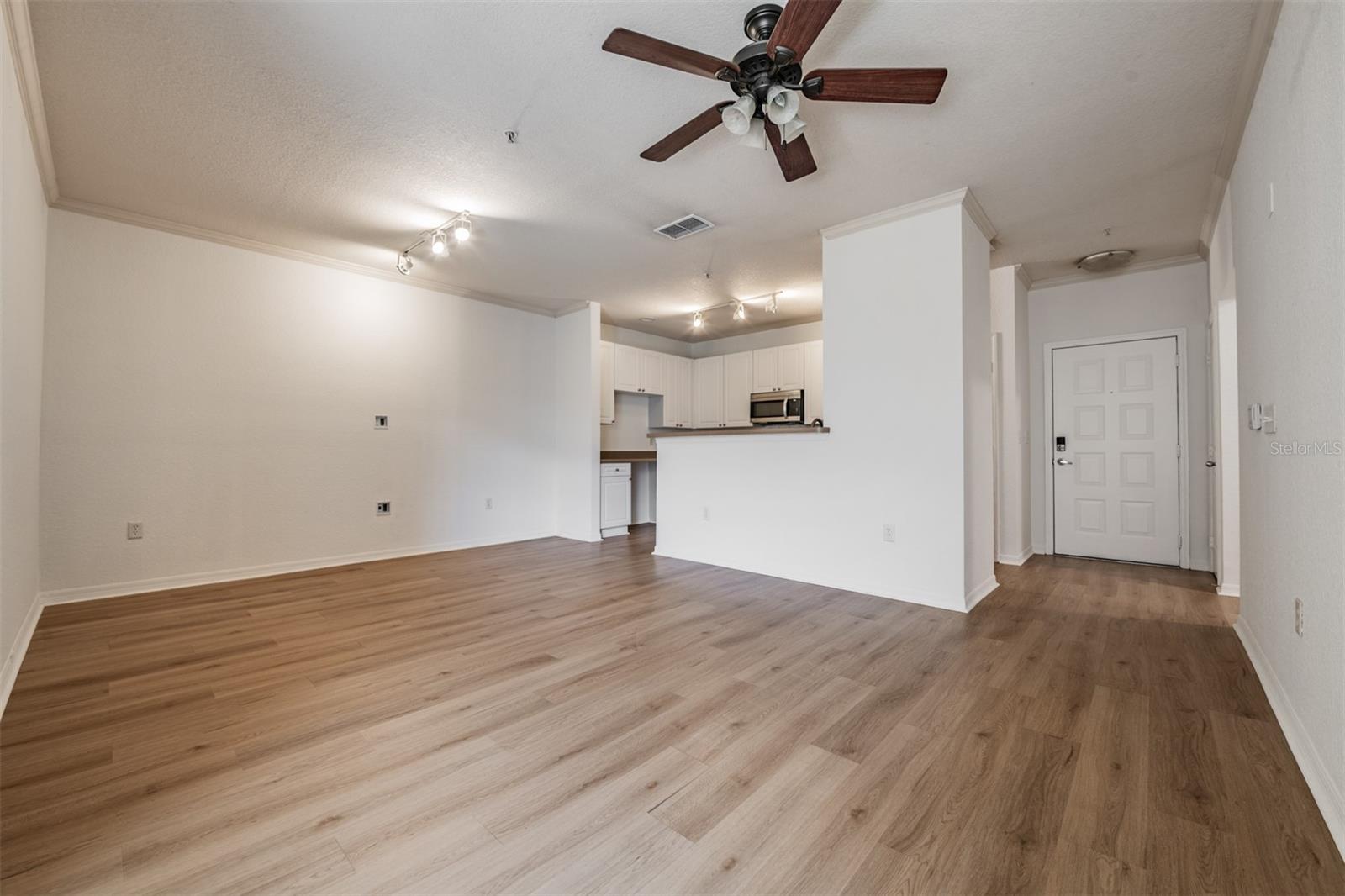 VILLA SONOMA CONDOMINIUMS - Residential