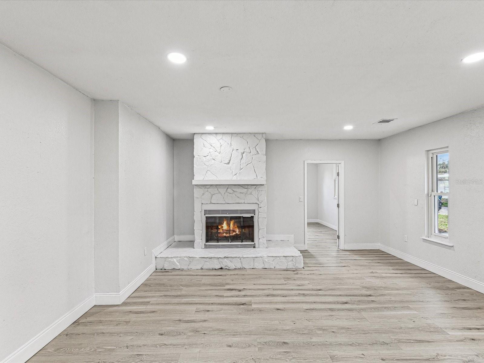 2530 SUNSET DRIVE