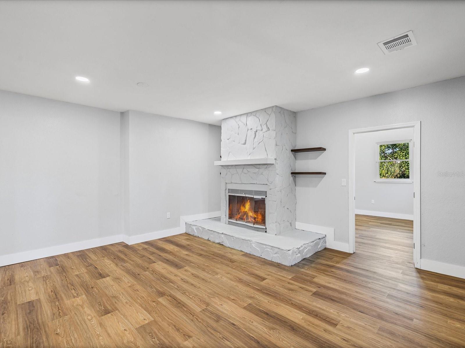 2530 SUNSET DRIVE