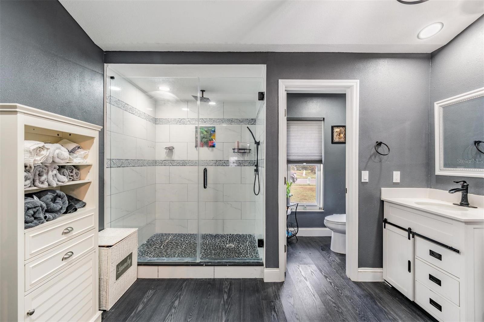 BLOOMINGDALE OAKS - Residential