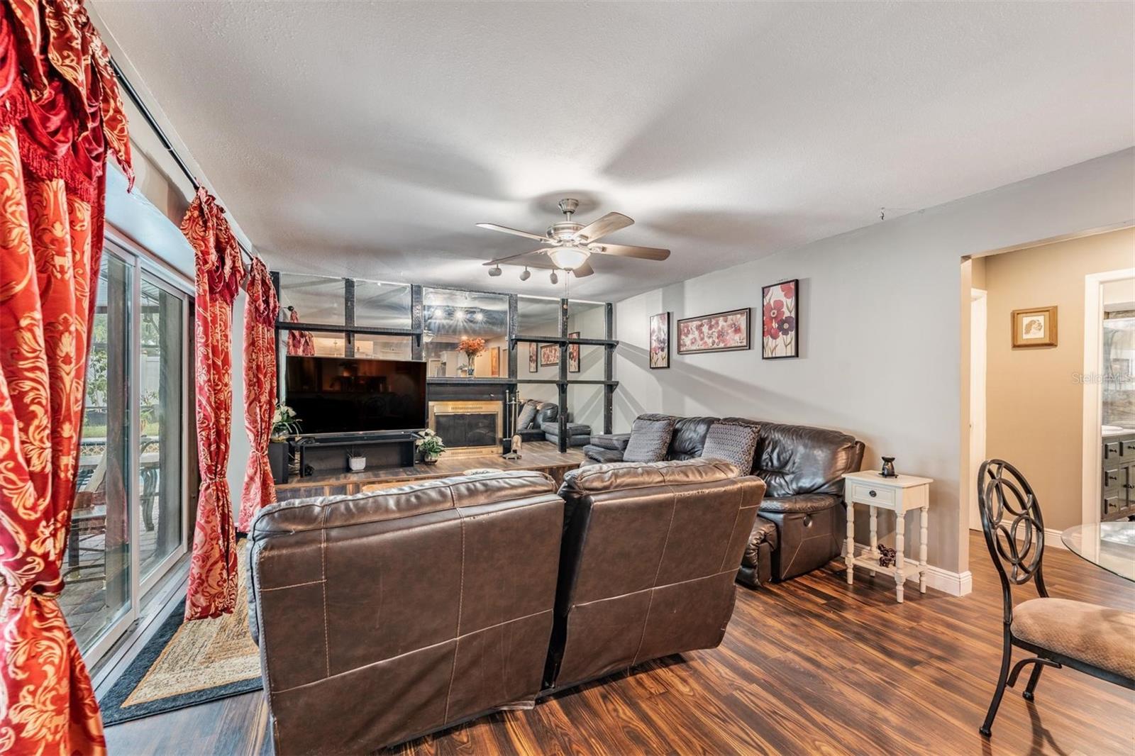 BLOOMINGDALE OAKS - Residential