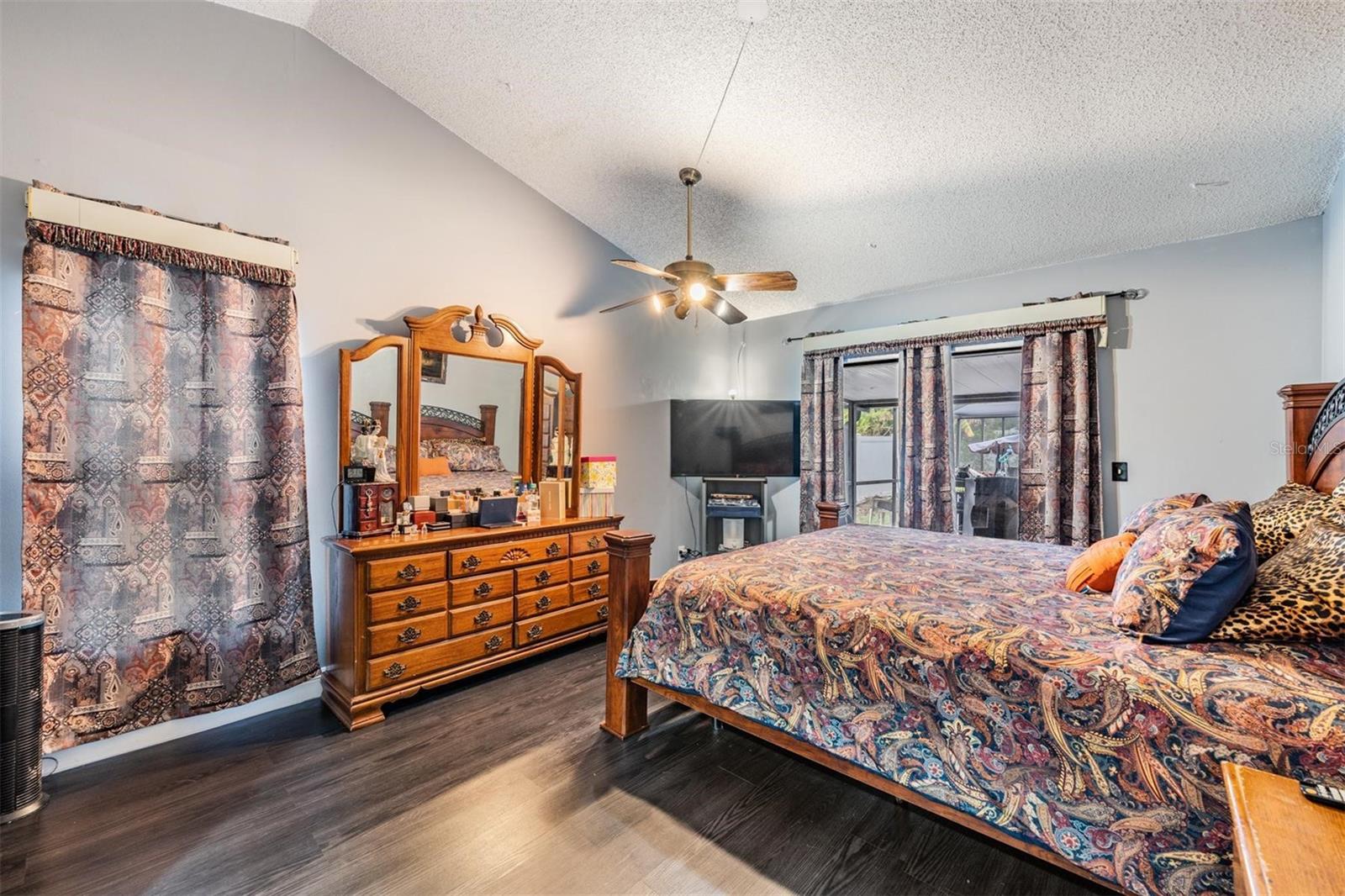 BLOOMINGDALE OAKS - Residential