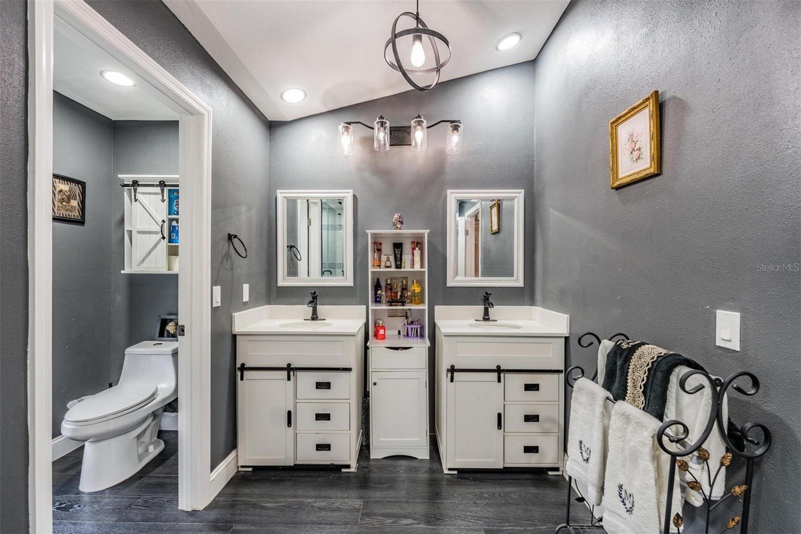 BLOOMINGDALE OAKS - Residential