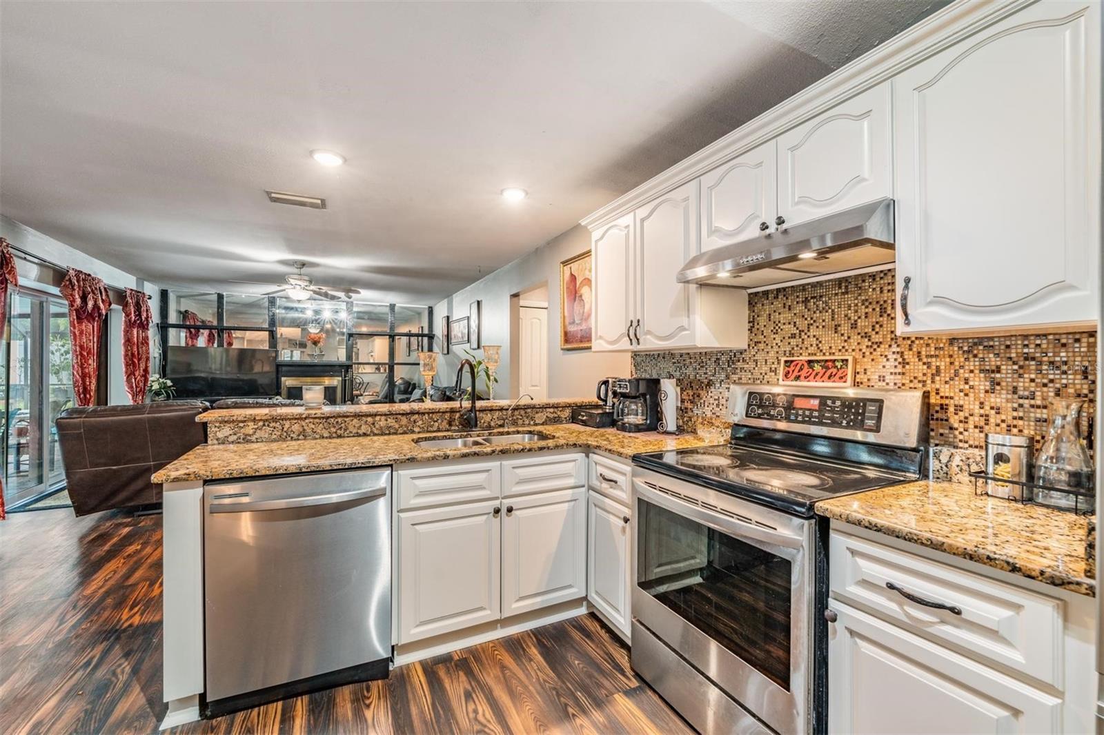 BLOOMINGDALE OAKS - Residential