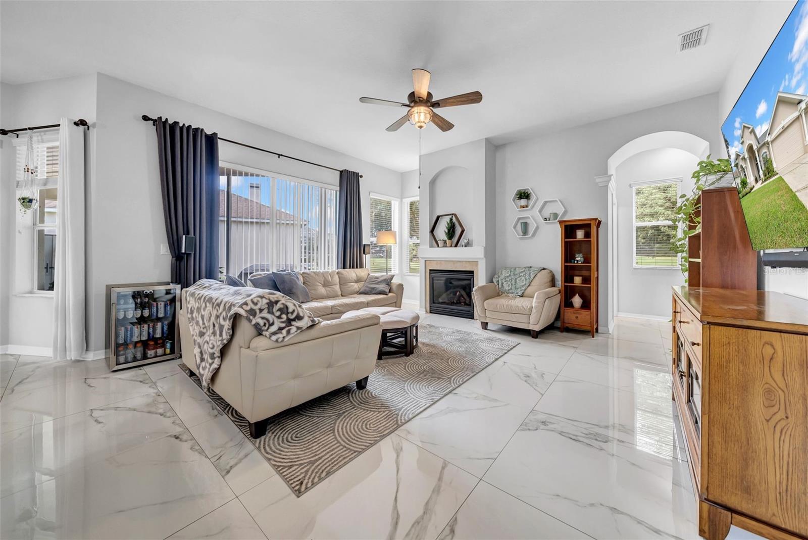 HERNANDO OAKS PH 1 - Residential