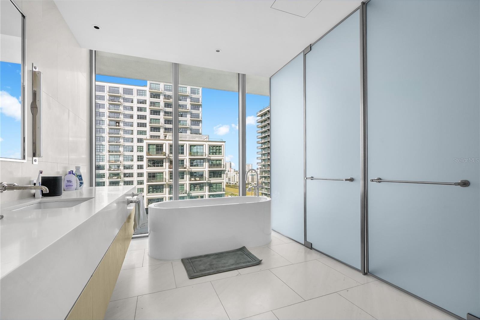 1000 WATER STREET CONDOMINIUM - Residential Lease