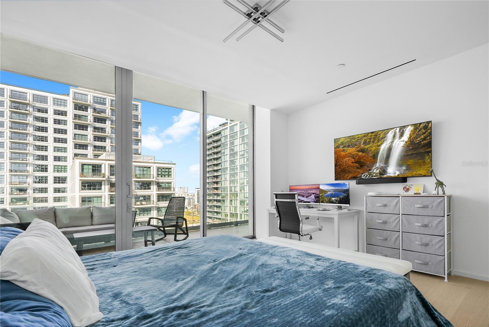 1000 WATER STREET CONDOMINIUM - Residential Lease