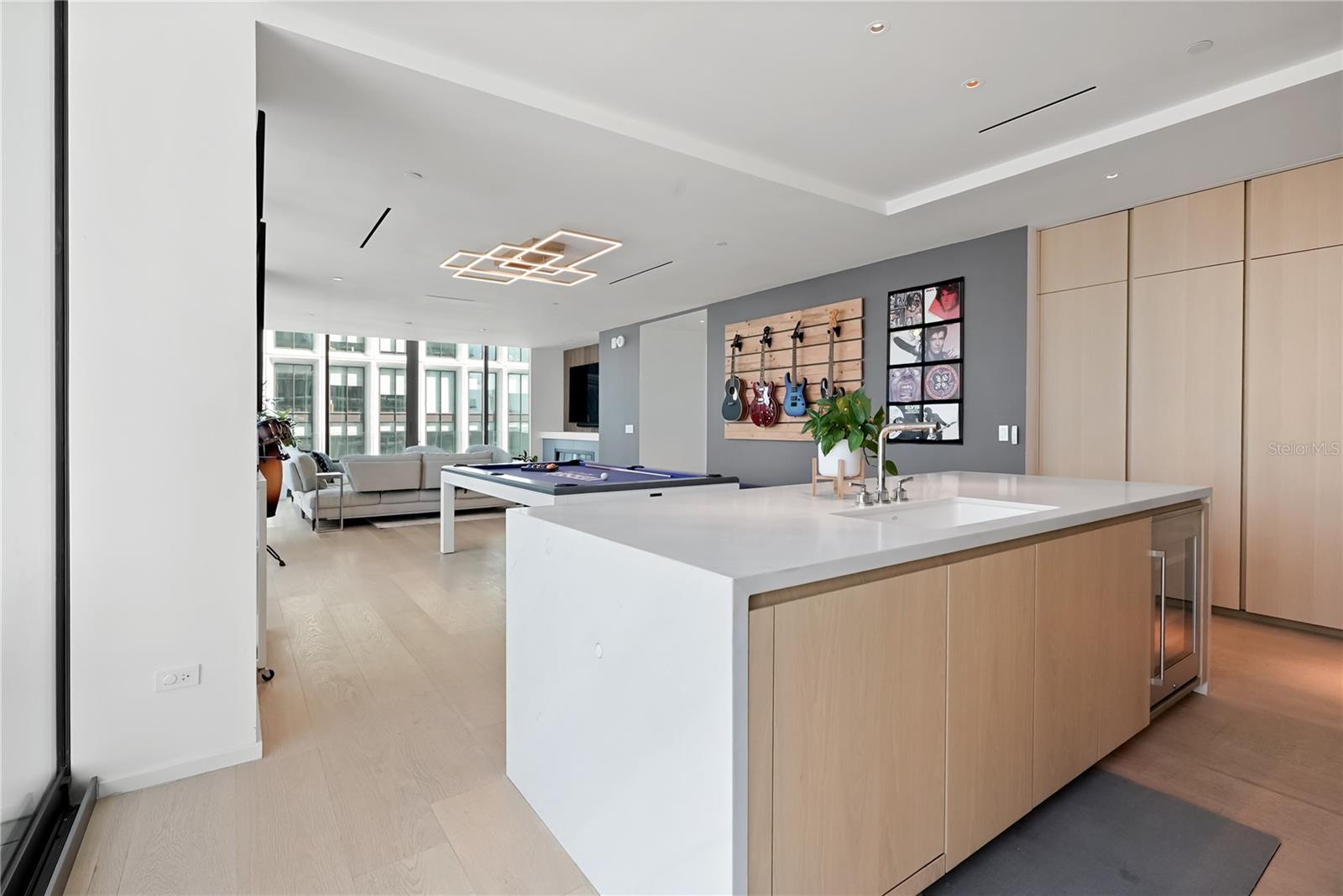 1000 WATER STREET CONDOMINIUM - Residential Lease