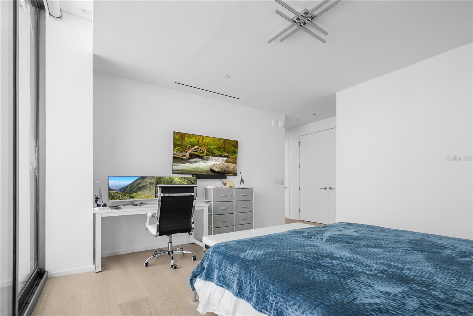 1000 WATER STREET CONDOMINIUM - Residential Lease