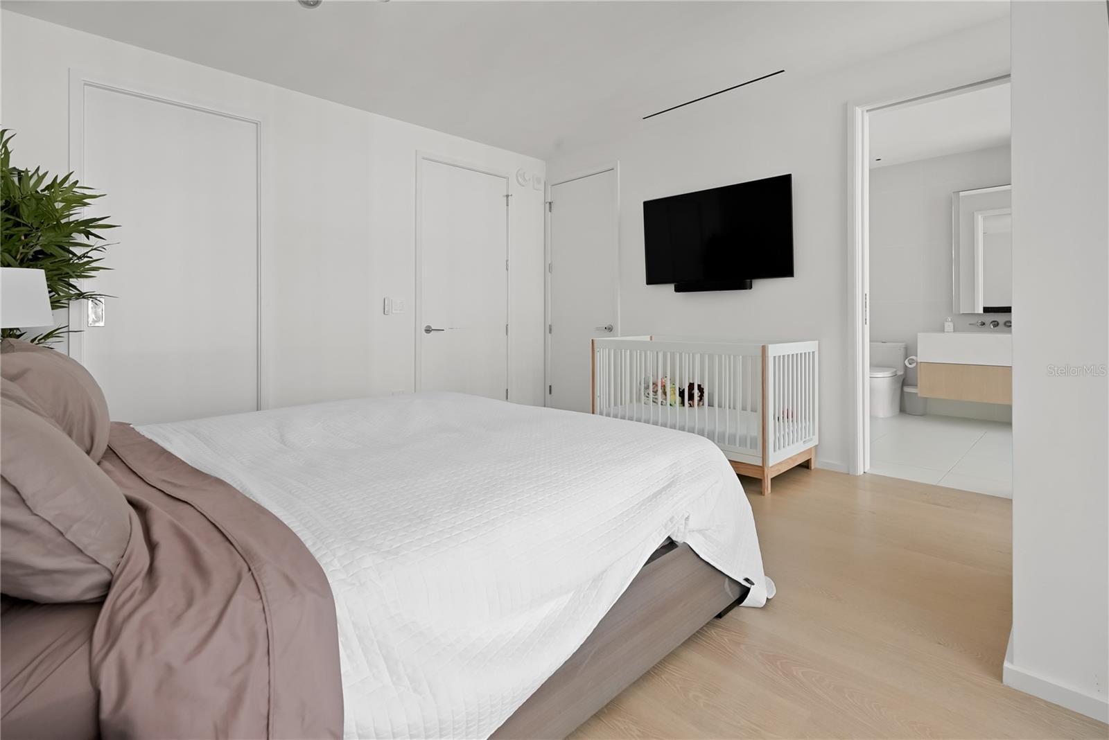 1000 WATER STREET CONDOMINIUM - Residential Lease