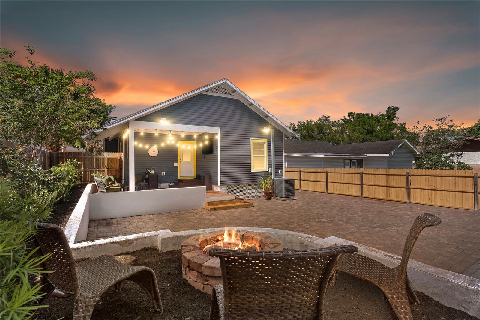 939 LEXINGTON STREET