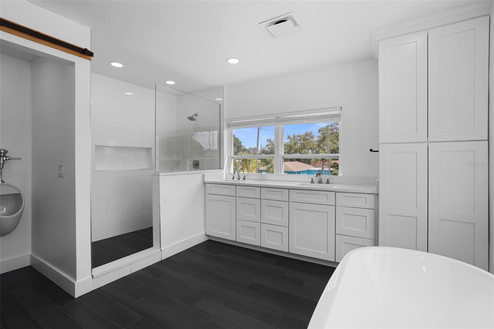 EDGEWATER ESTATES - Commercial Sale