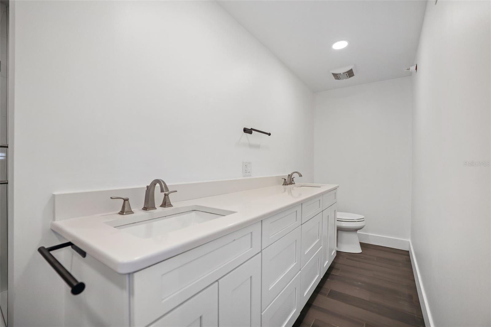 EDGEWATER ESTATES - Commercial Sale