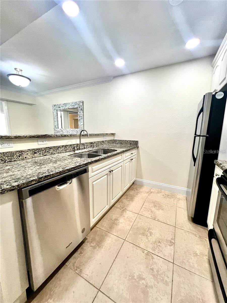 HARBOR CLUB CONDO - Residential Lease