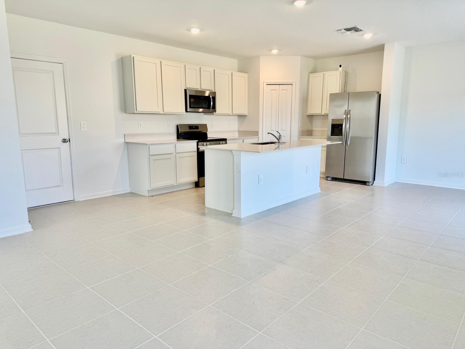 HAMILTON BLUFF SUB - Residential Lease