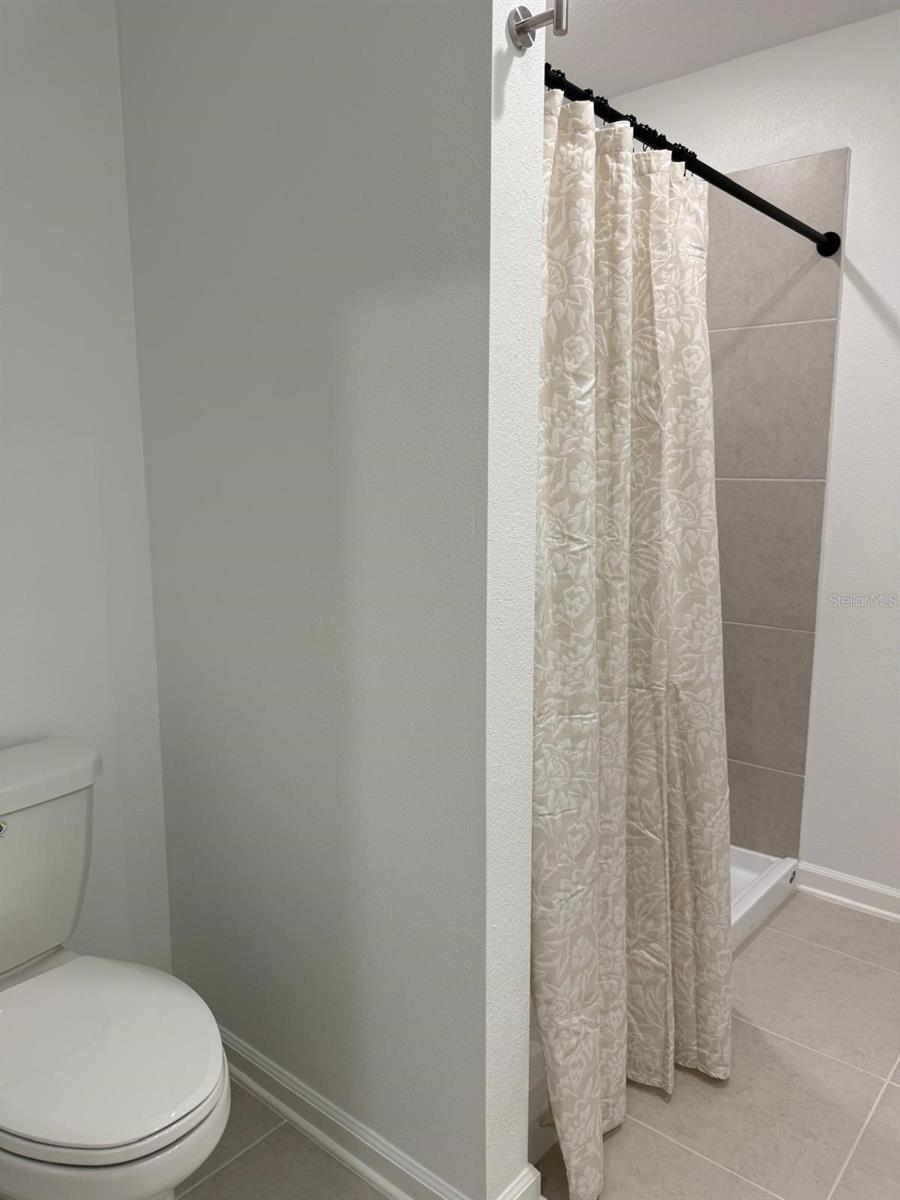 HAMILTON BLUFF SUB - Residential Lease