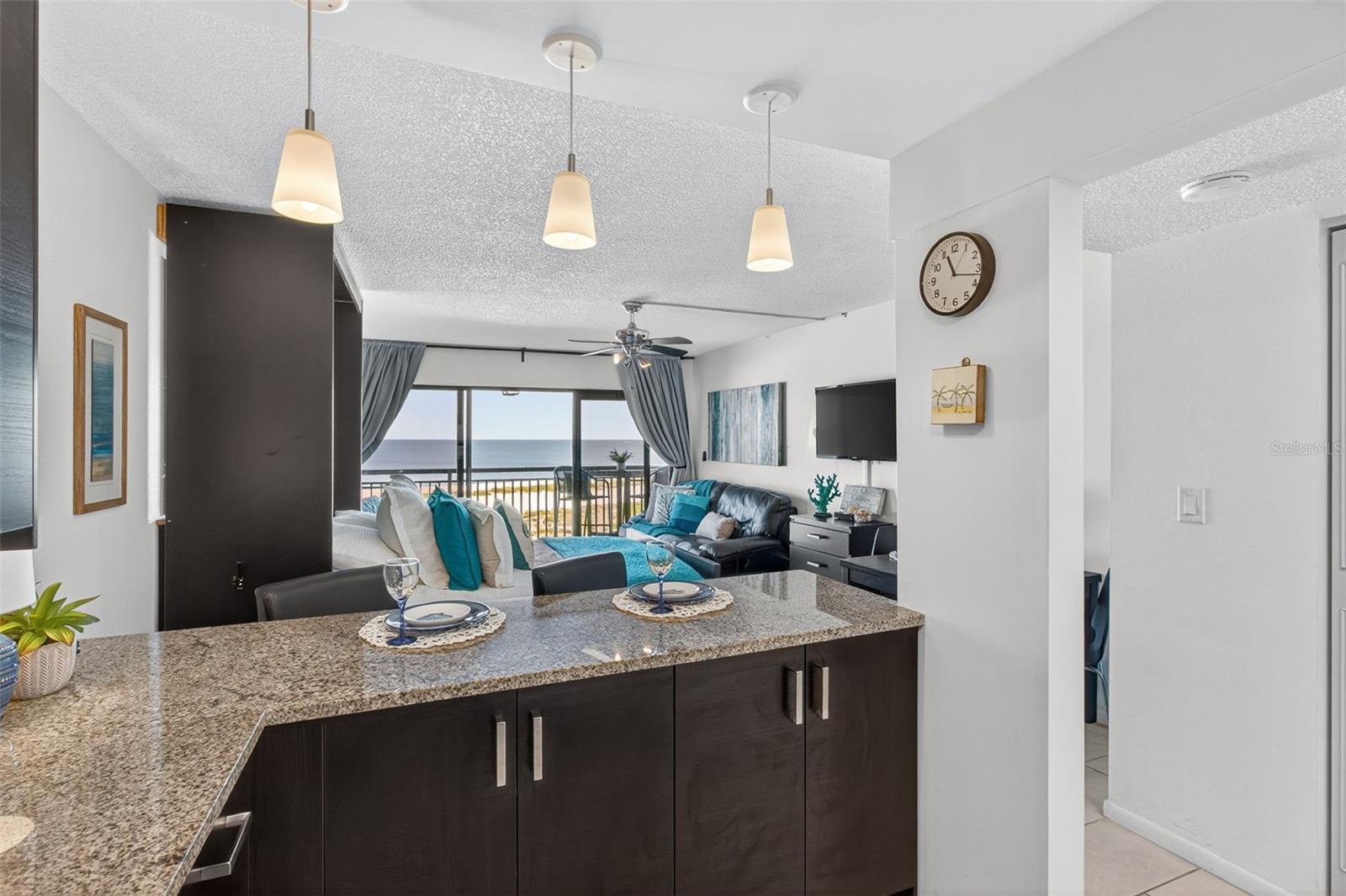 HARBOUR LIGHT TOWERS CONDO - Residential