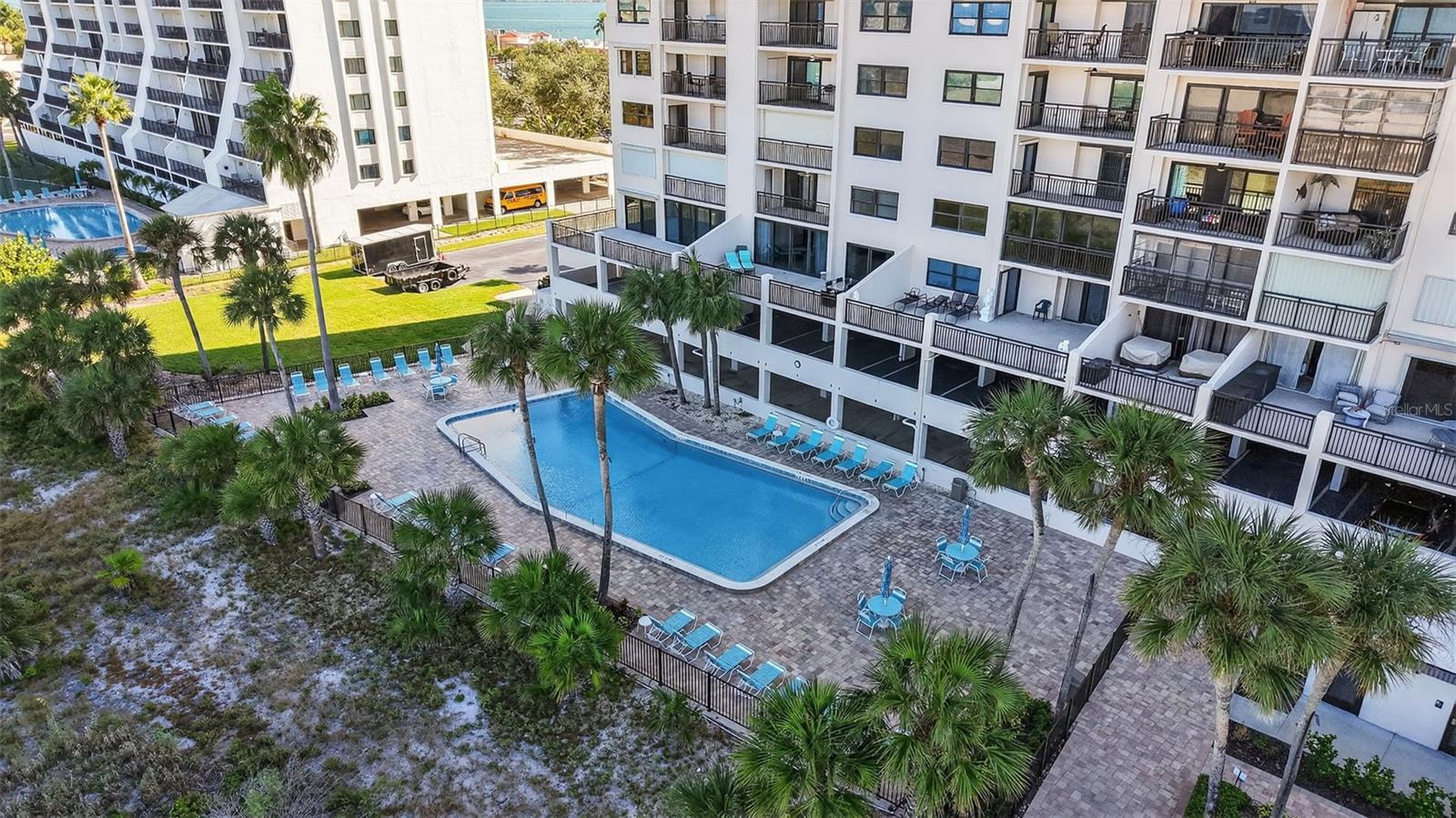 HARBOUR LIGHT TOWERS CONDO - Residential