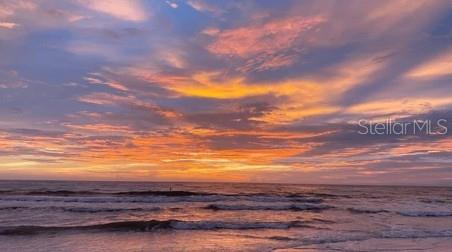 HARBOUR LIGHT TOWERS CONDO - Residential