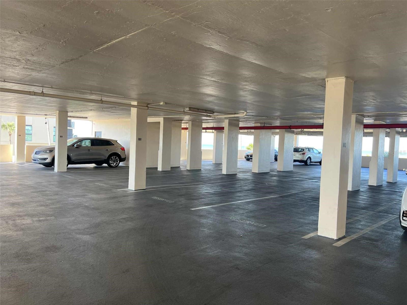 HARBOUR LIGHT TOWERS CONDO - Residential