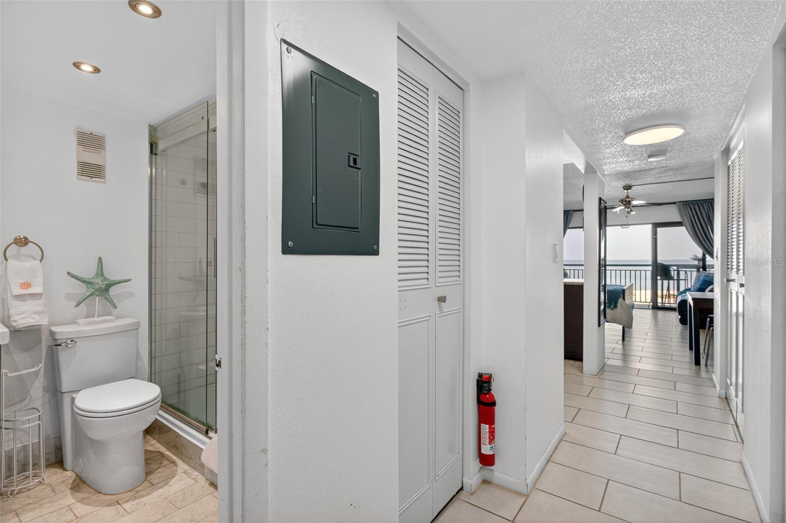 HARBOUR LIGHT TOWERS CONDO - Residential