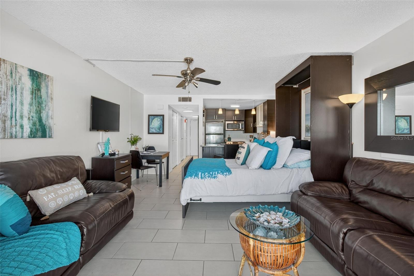 HARBOUR LIGHT TOWERS CONDO - Residential