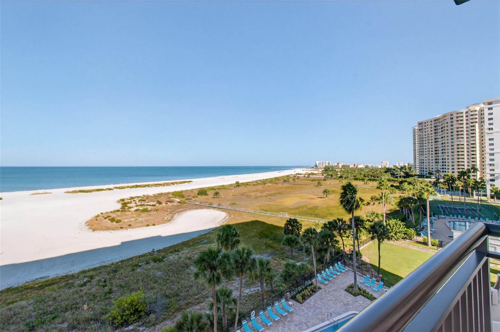 HARBOUR LIGHT TOWERS CONDO - Residential