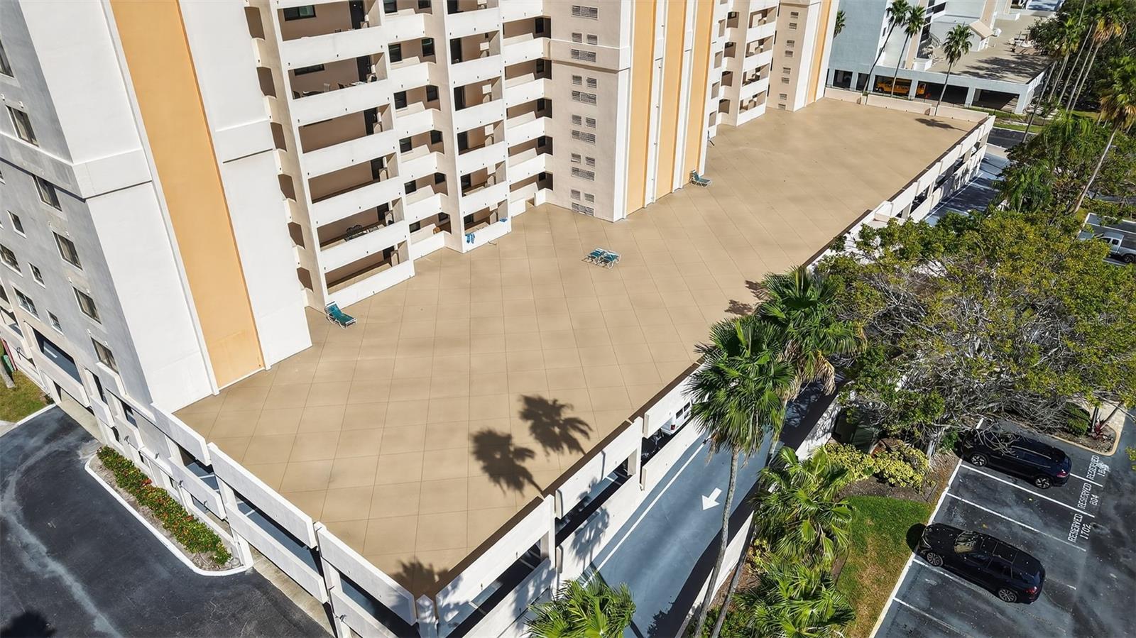 HARBOUR LIGHT TOWERS CONDO - Residential