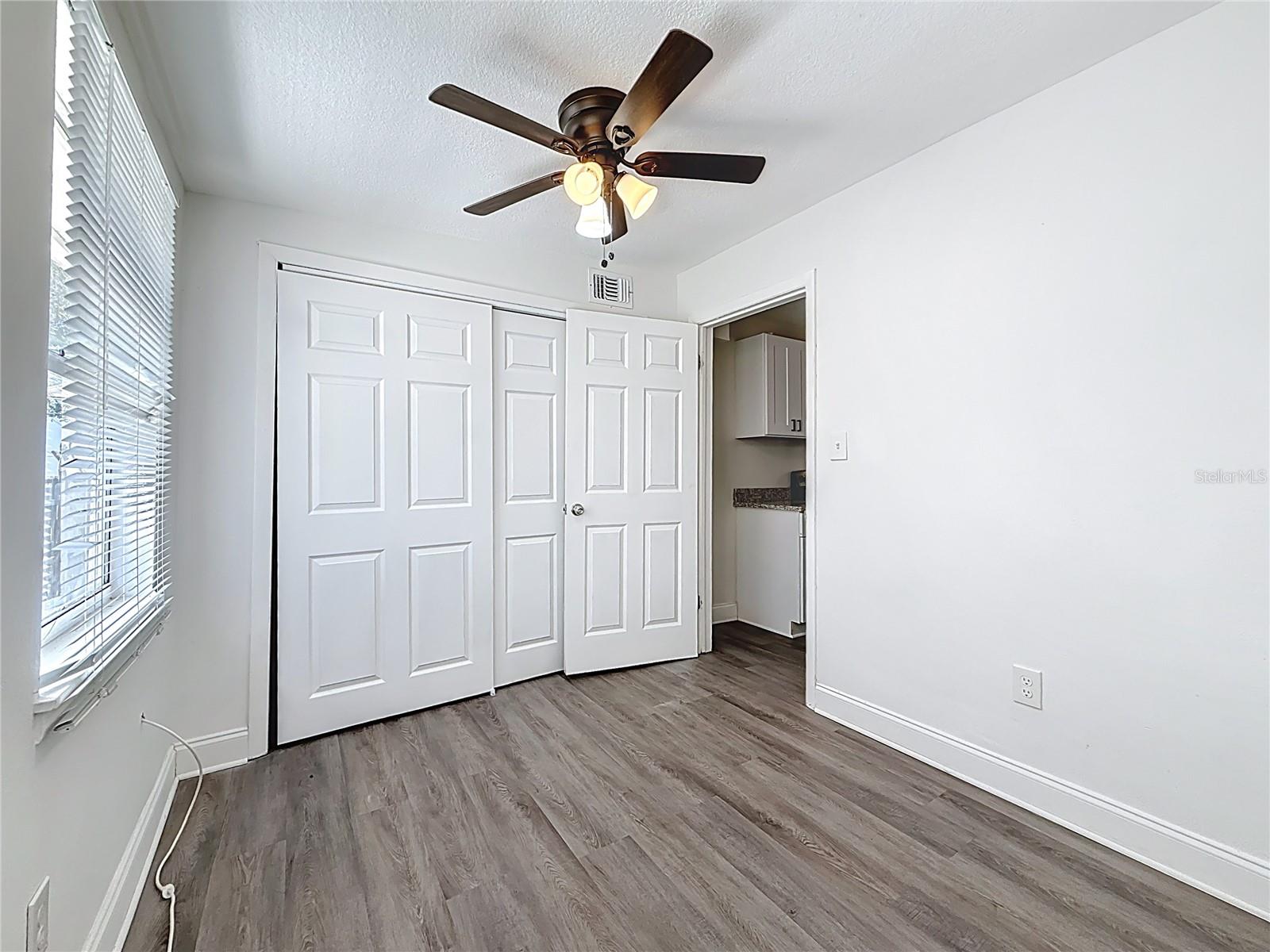 LAUGHNERS EXT OF KERR ADD - Residential Lease