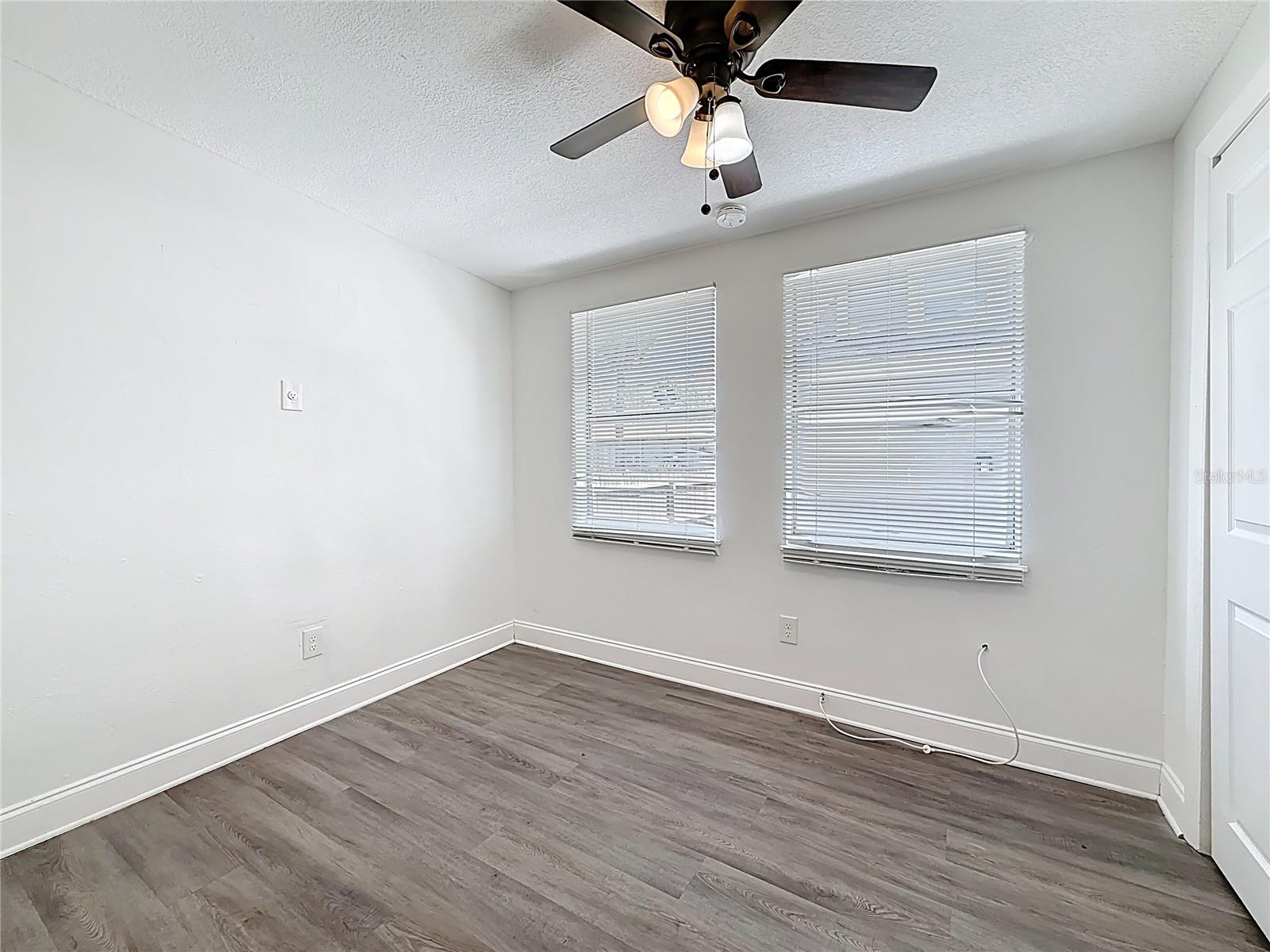 LAUGHNERS EXT OF KERR ADD - Residential Lease