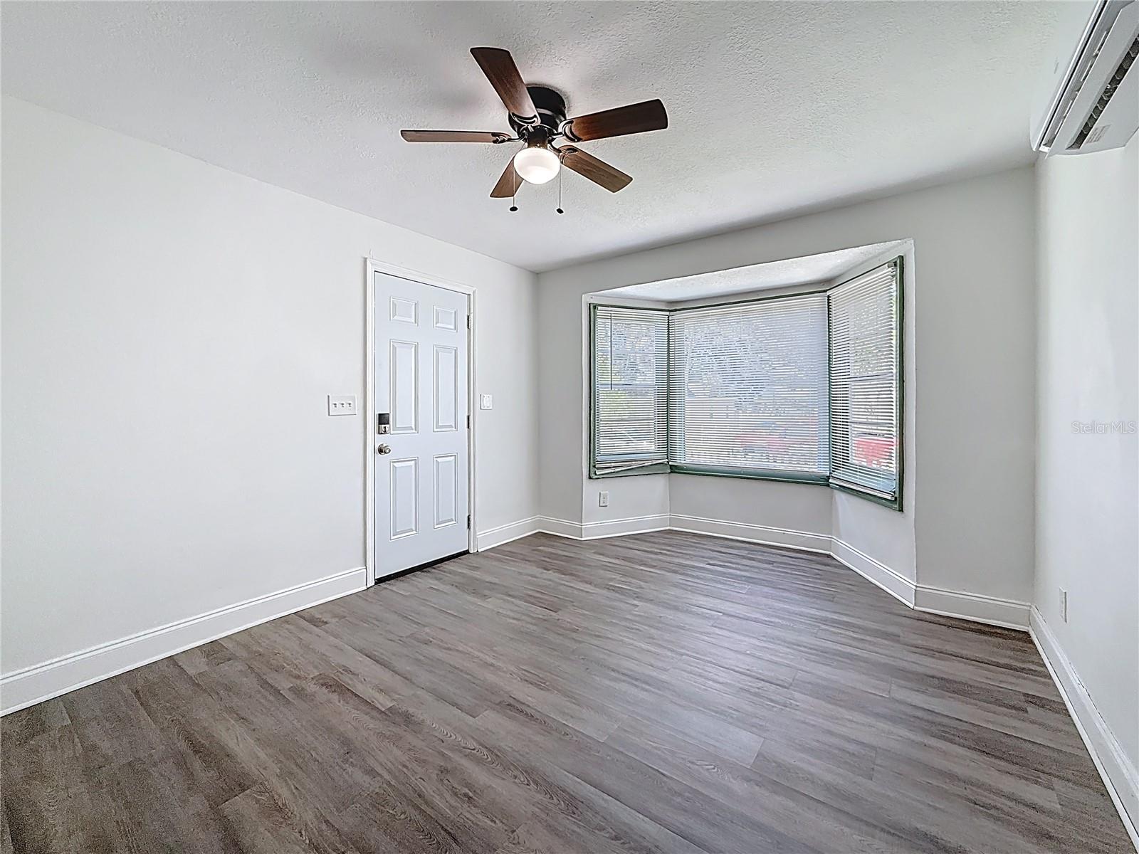 LAUGHNERS EXT OF KERR ADD - Residential Lease