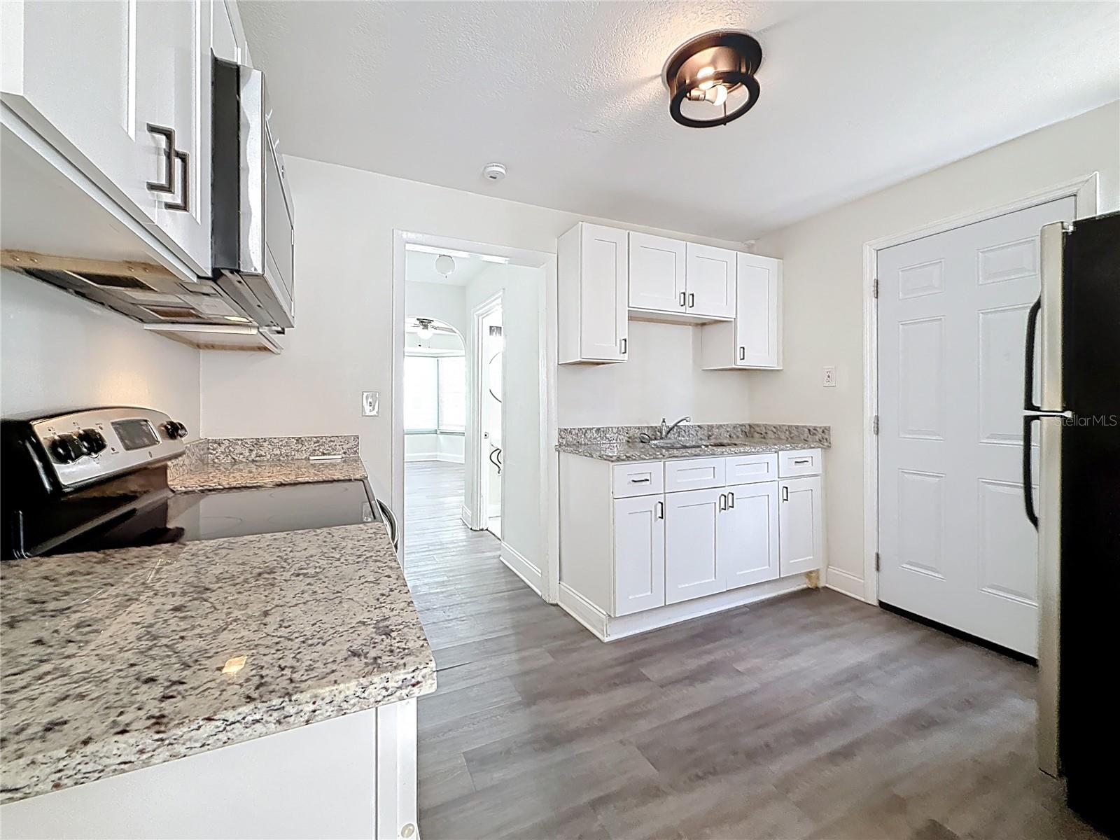 LAUGHNERS EXT OF KERR ADD - Residential Lease