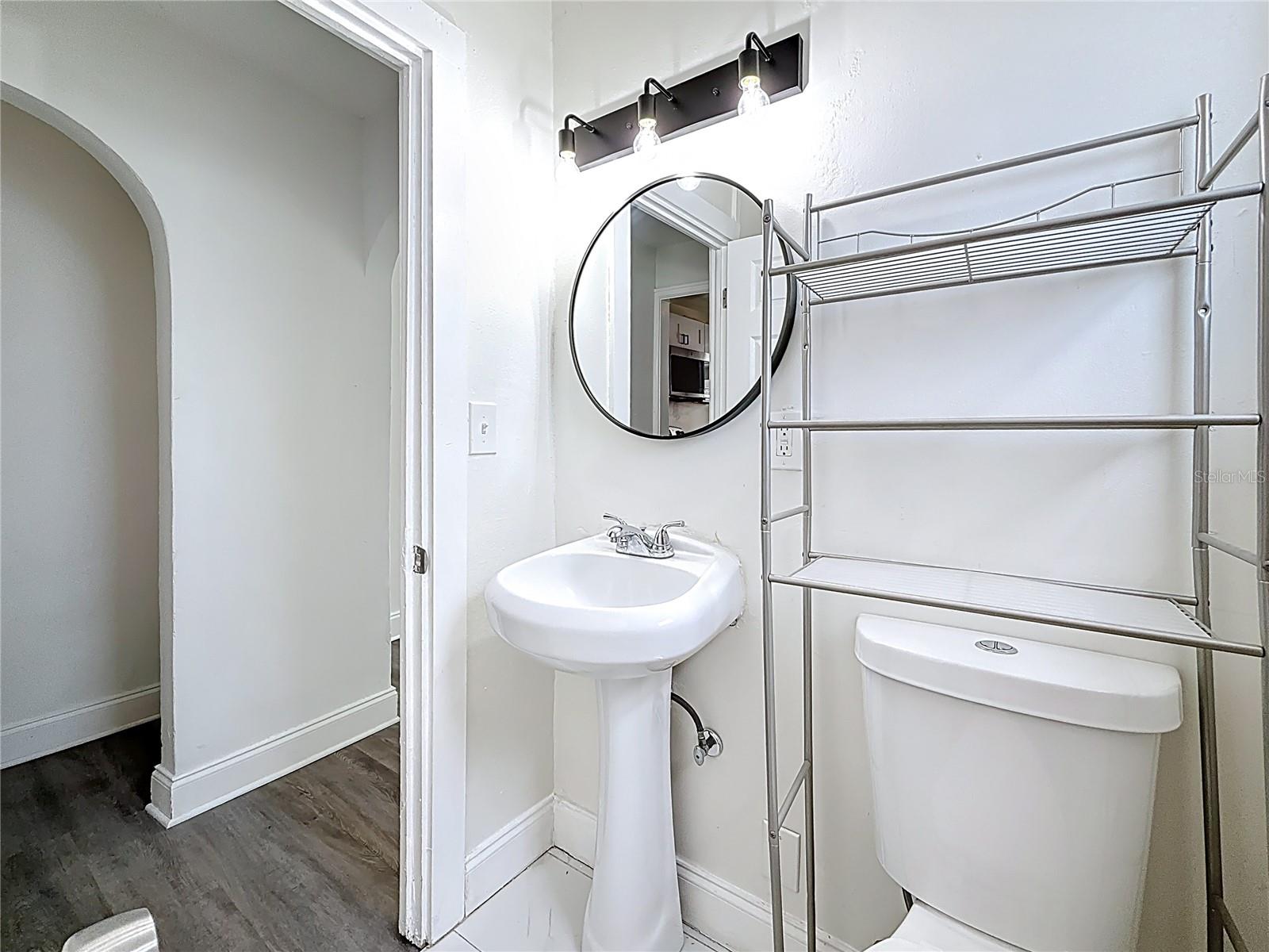 LAUGHNERS EXT OF KERR ADD - Residential Lease