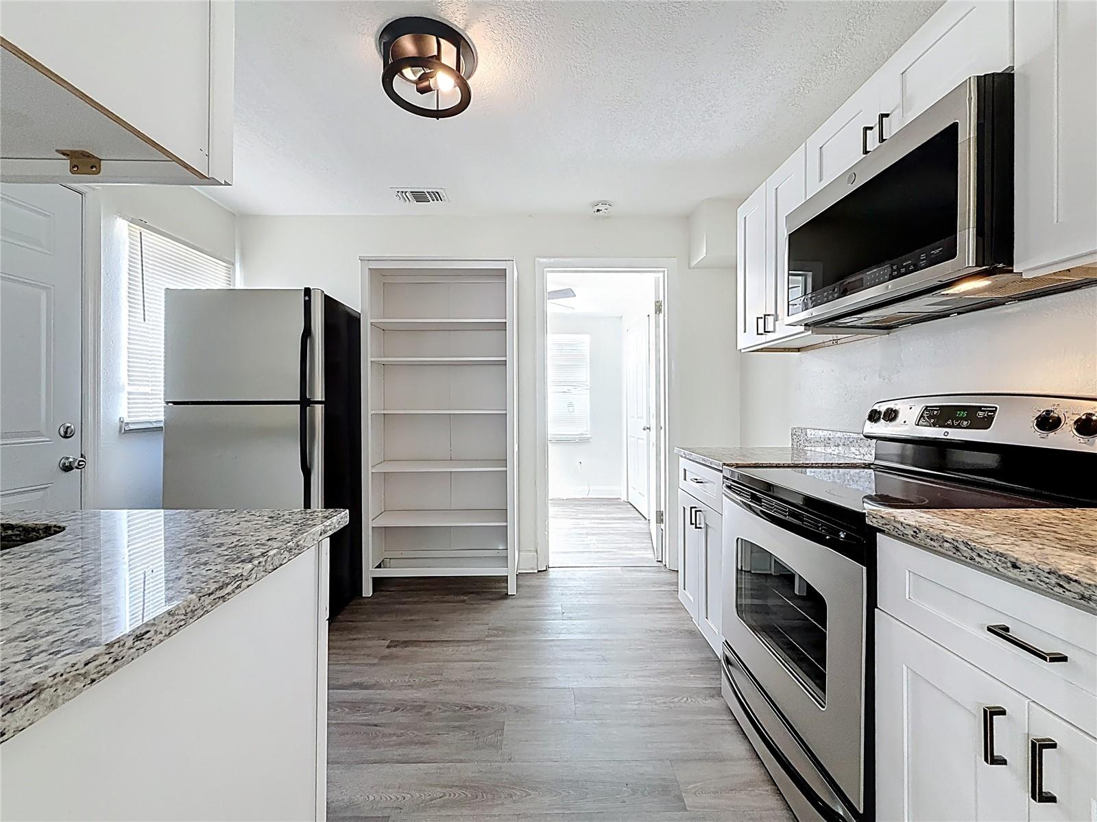 LAUGHNERS EXT OF KERR ADD - Residential Lease