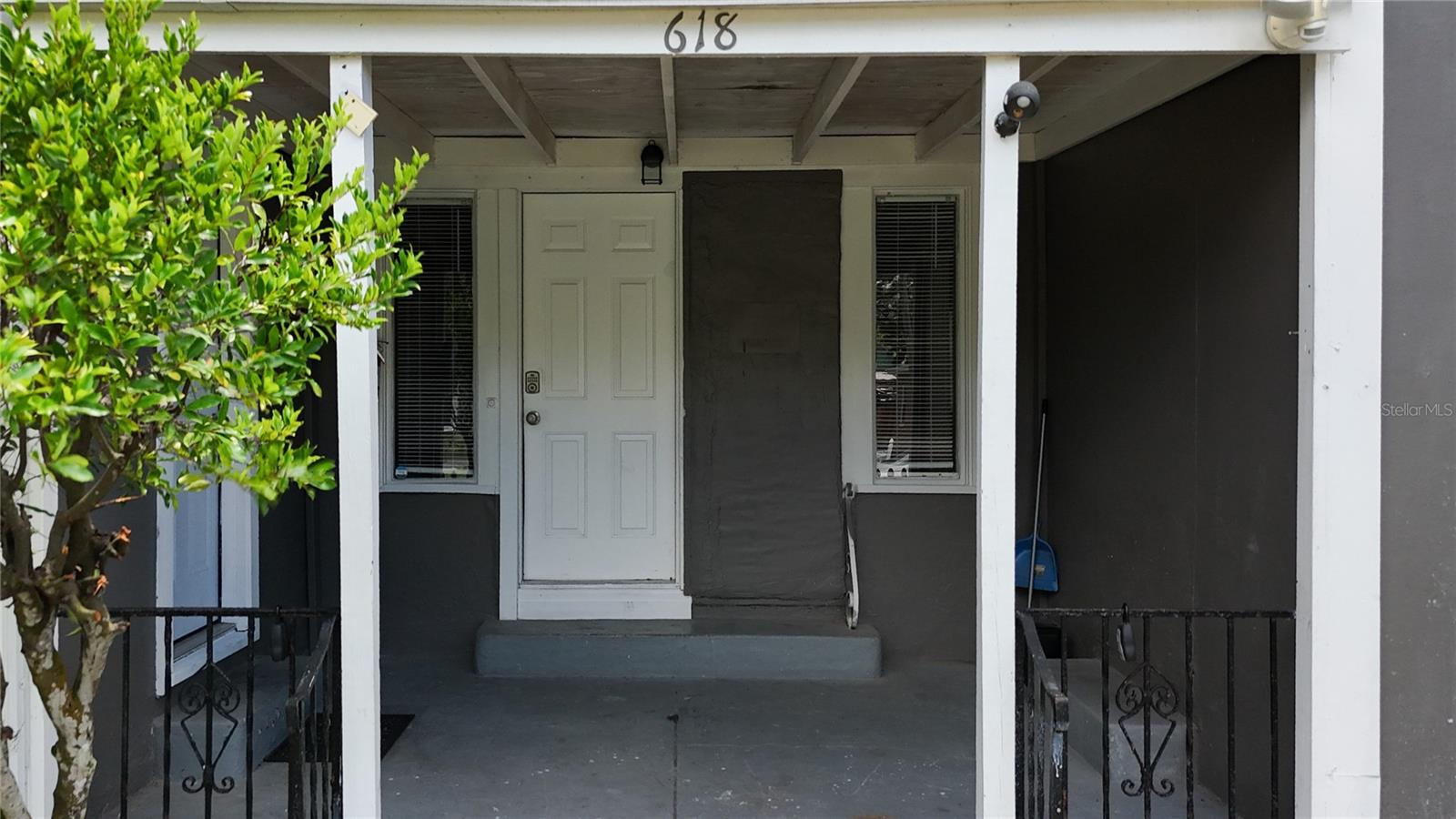 LAUGHNERS EXT OF KERR ADD - Residential Lease