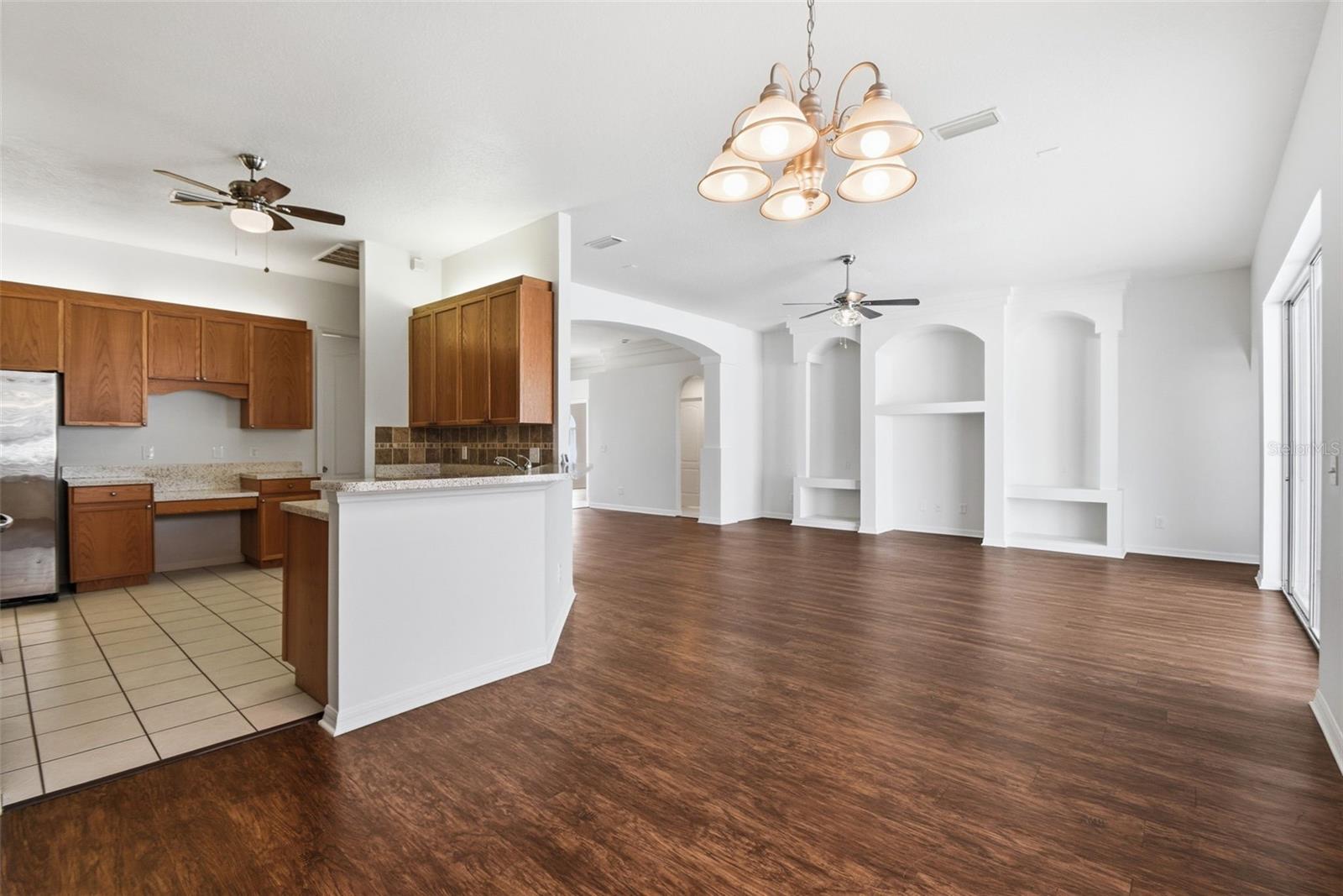 CRISTINA PH III UNIT 2 - Residential