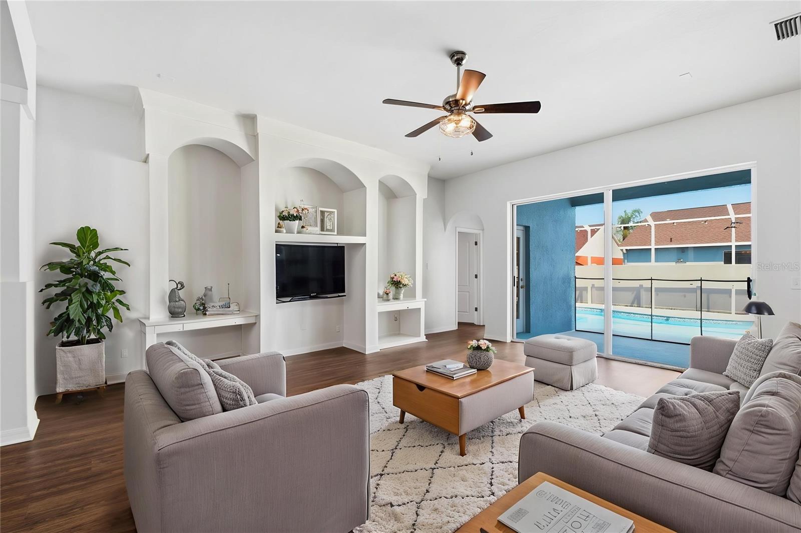 CRISTINA PH III UNIT 2 - Residential