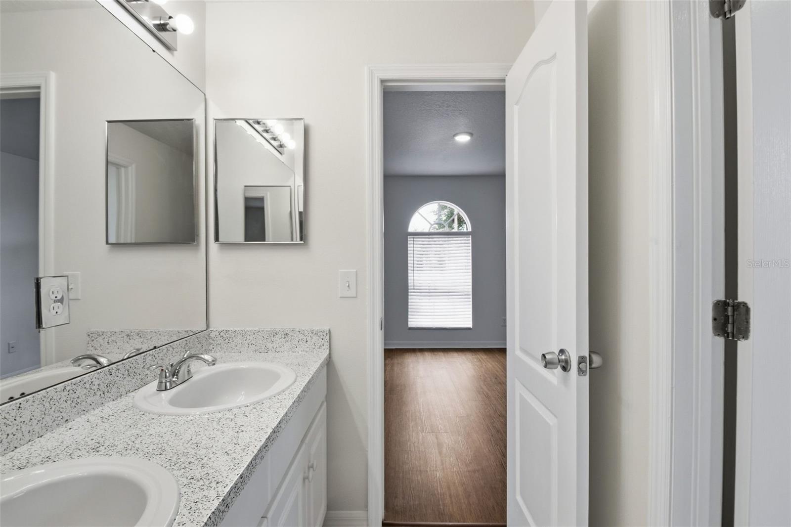 CRISTINA PH III UNIT 2 - Residential