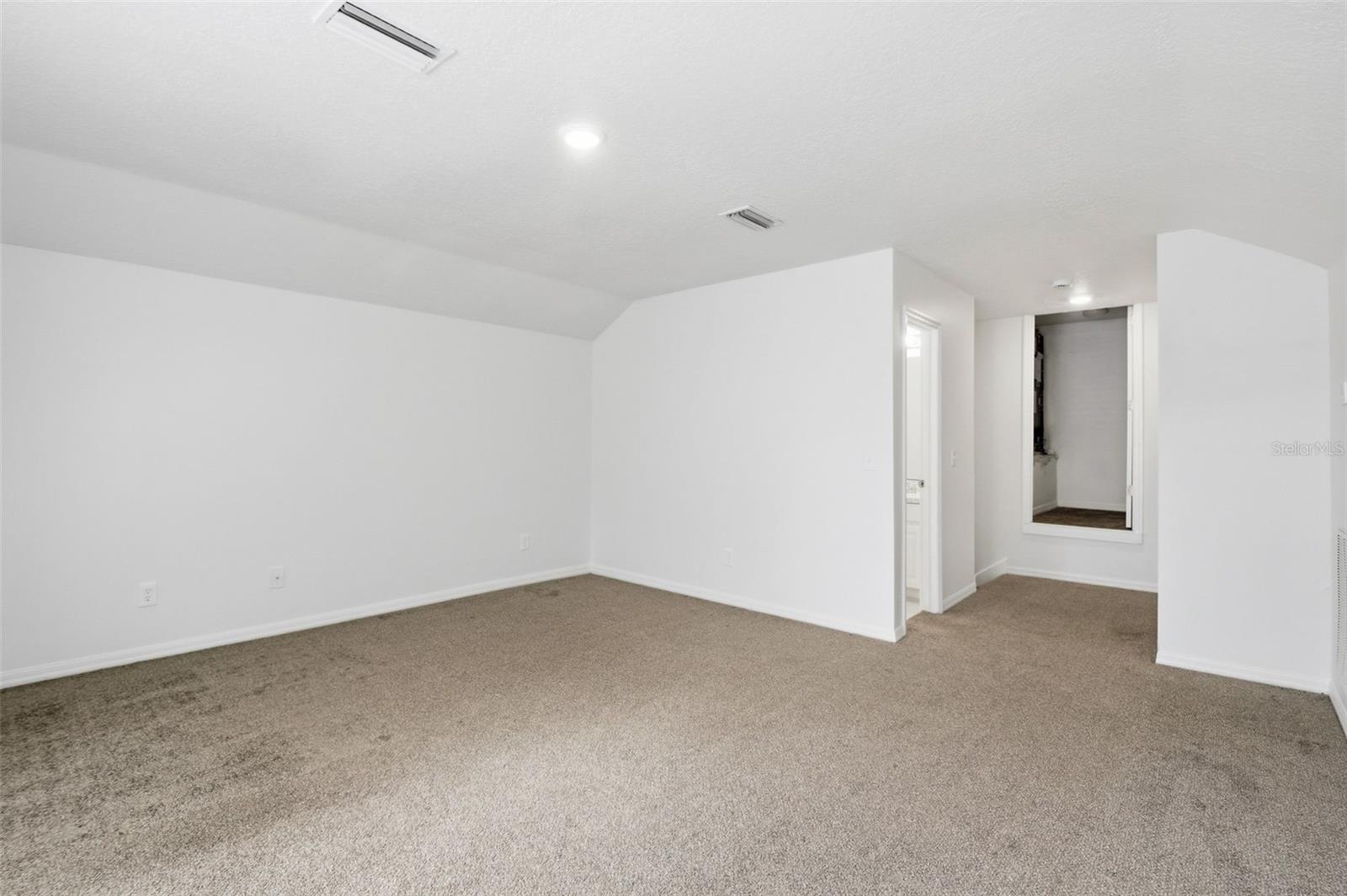 CRISTINA PH III UNIT 2 - Residential