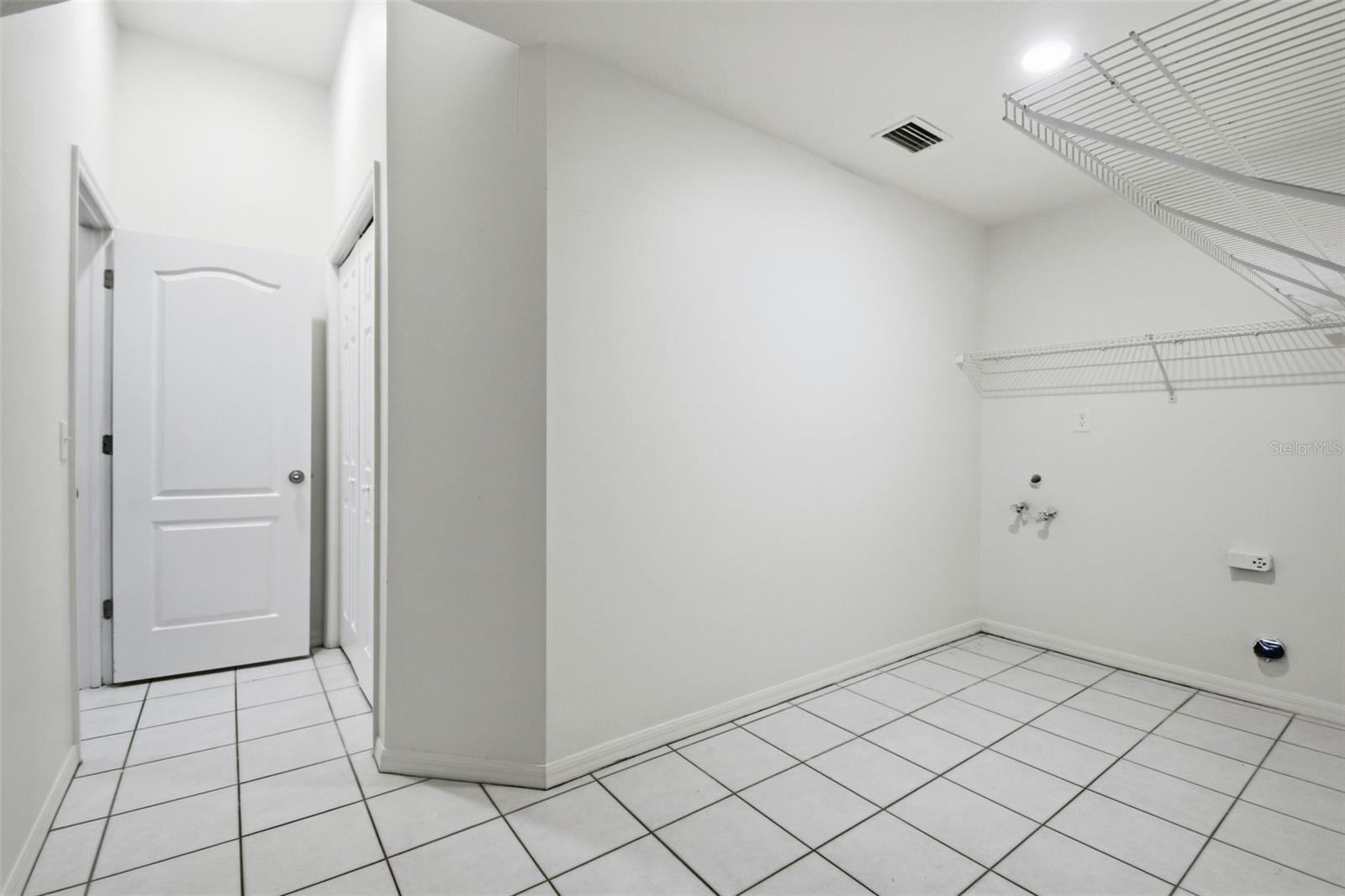 CRISTINA PH III UNIT 2 - Residential