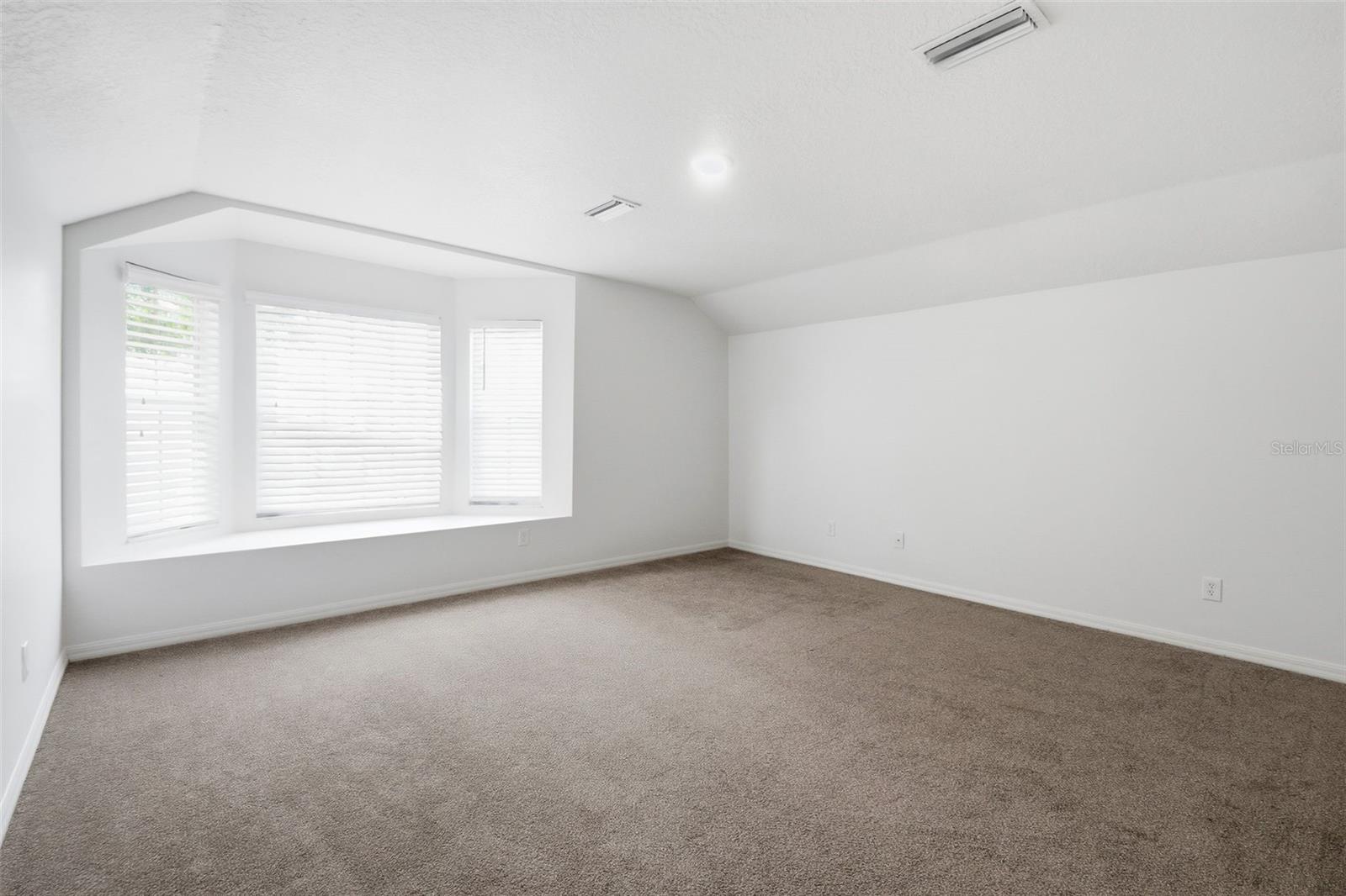 CRISTINA PH III UNIT 2 - Residential