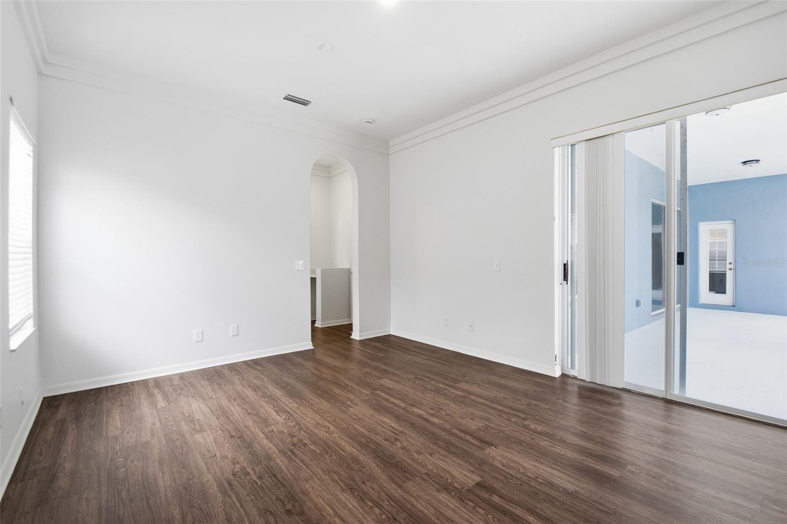 CRISTINA PH III UNIT 2 - Residential