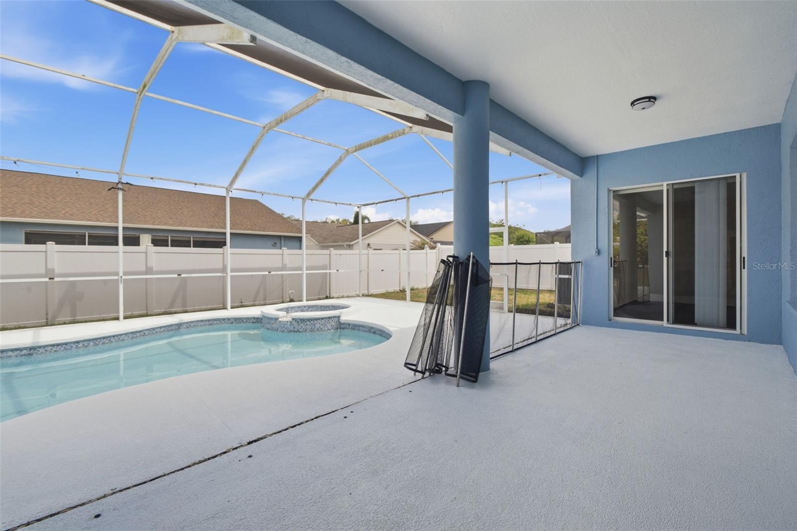 CRISTINA PH III UNIT 2 - Residential