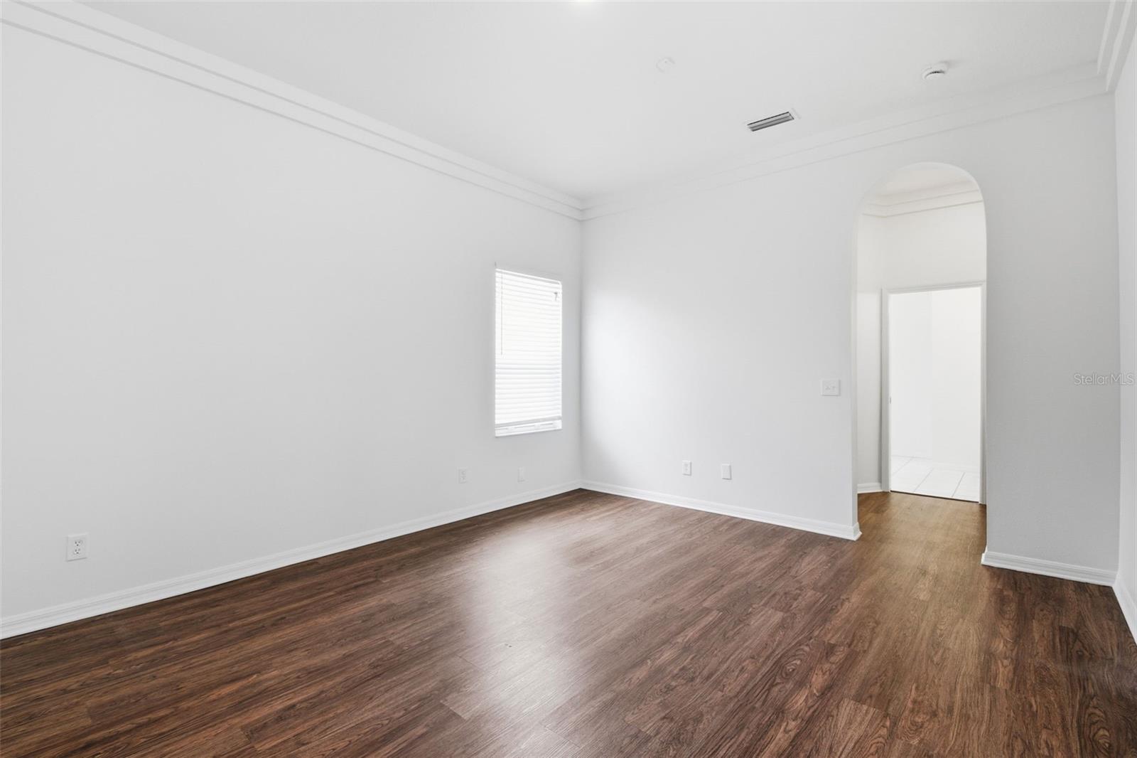 CRISTINA PH III UNIT 2 - Residential