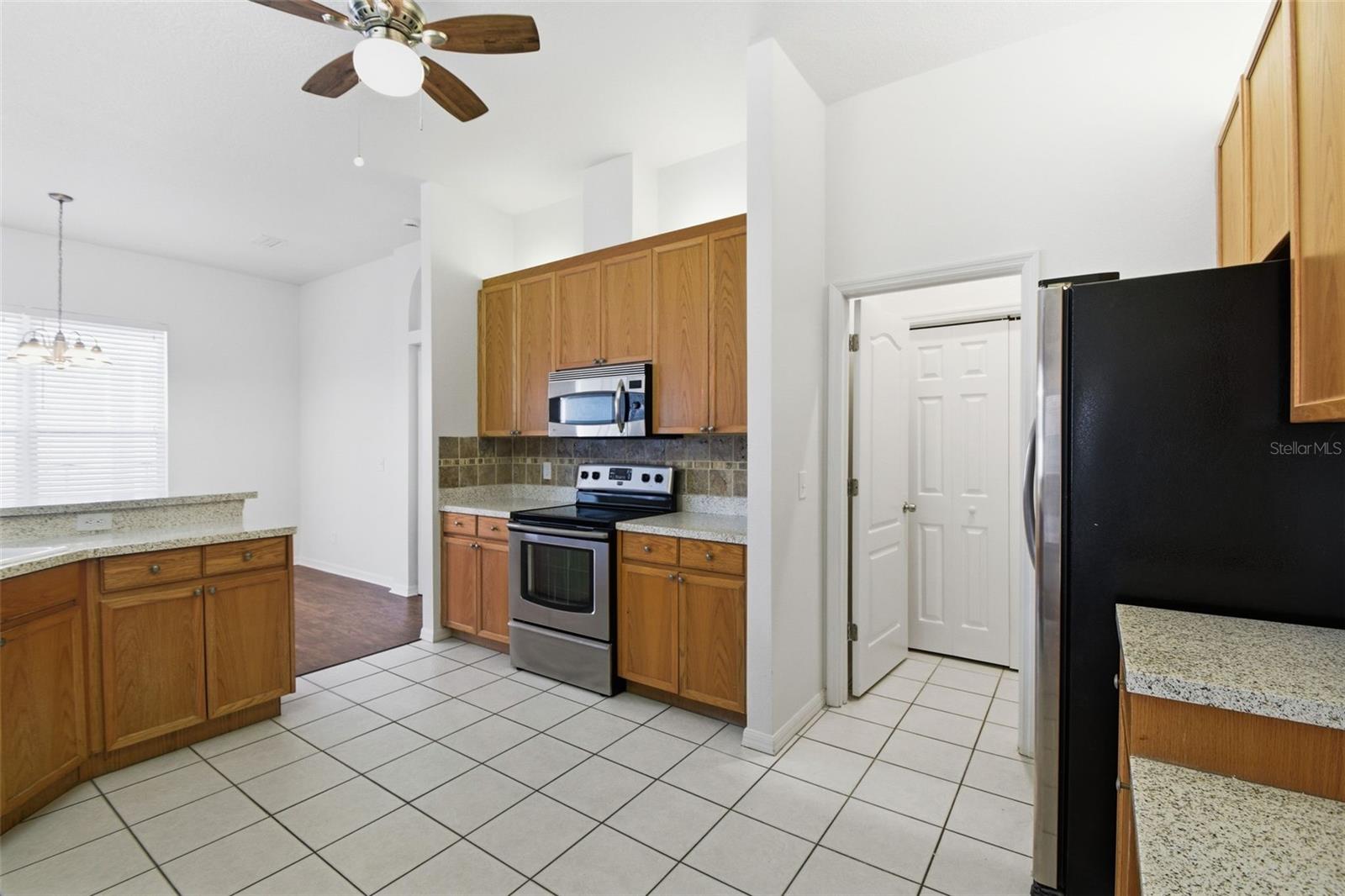 CRISTINA PH III UNIT 2 - Residential