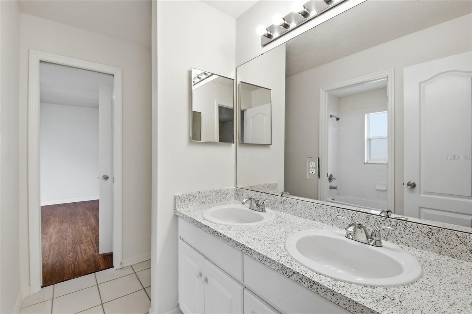 CRISTINA PH III UNIT 2 - Residential