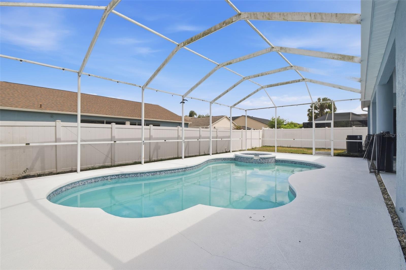 CRISTINA PH III UNIT 2 - Residential