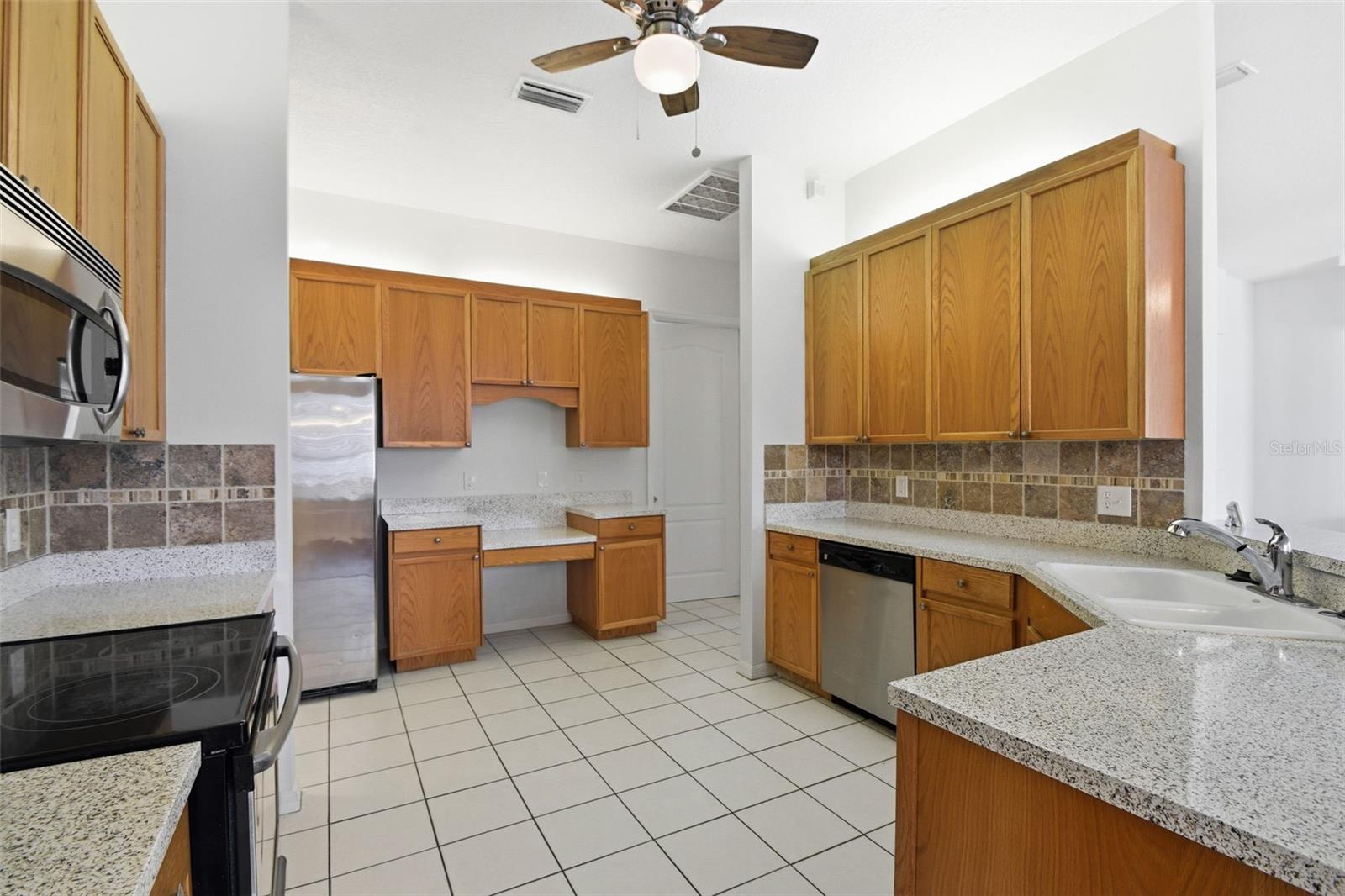 CRISTINA PH III UNIT 2 - Residential