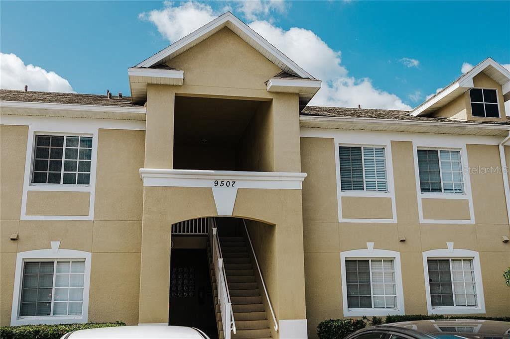 Spacious 3-Bedroom Condo for Rent in Riverview!
Looking for a beautifully updated condo with a prime location and plenty of privacy? This 3-bedroom, 2-bath unit in the gated community of Villages of Bloomingdale is exactly what you need! Featuring stylish gray flooring throughout (no carpet!) and a smart split floor plan, this home offers comfort and functionality.
The two guest bedrooms and a full bath are located at the front of the unit, while the open kitchen and living/dining area sit at the center — ideal for entertaining. The owner’s suite is tucked away at the back, offering serene views of the conservation area with no rear neighbors. Step out onto the screened-in patio through sliding glass doors and enjoy your peaceful surroundings.
Community amenities include 24-hour gated access, a resort-style pool, and a playground. Just 20 minutes from downtown Tampa with quick access to US-301 and I-75 — making commuting to Orlando or Sarasota’s beaches a breeze.
Don’t miss this opportunity — schedule your showing today!
