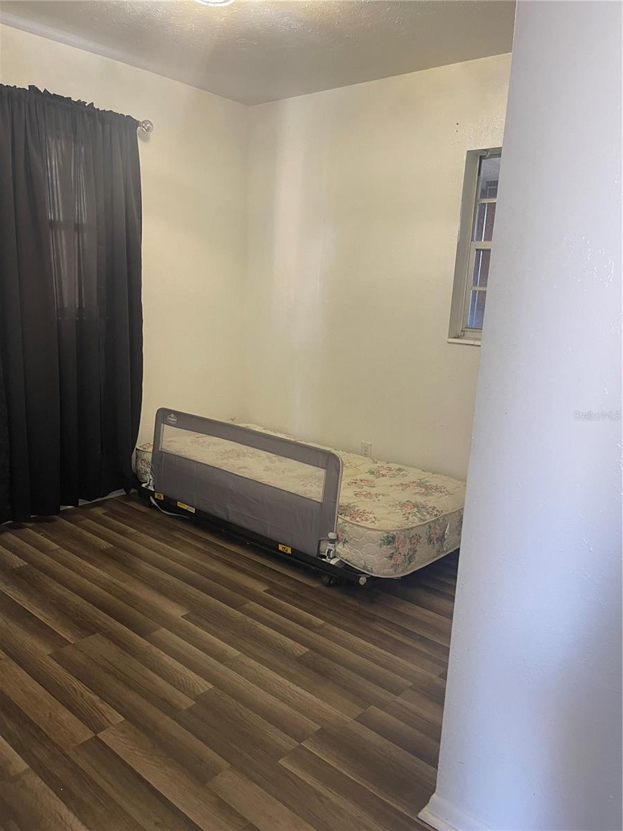 IRIS SUB - Commercial Sale